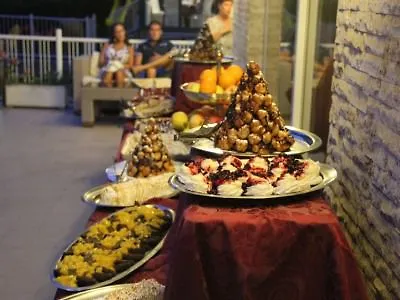 فندق Garden 3*
