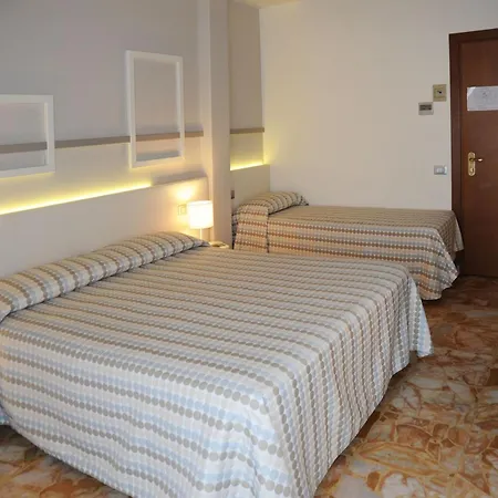 Garden Hotel 3*