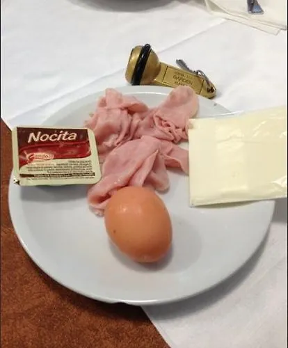 Отель Garden 3*