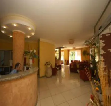 Отель Garden 3*